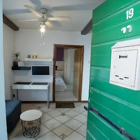 Old Town Apartment, 50m From Sea Lovran