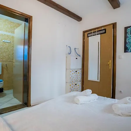 Old Town Apartment, 50m From Sea * Lovran