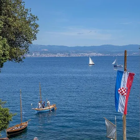 Old Town Apartment, 50m From Sea * Lovran